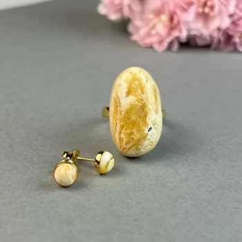 Delicate oval shaped speckled landscape amber ring and earring tacks set