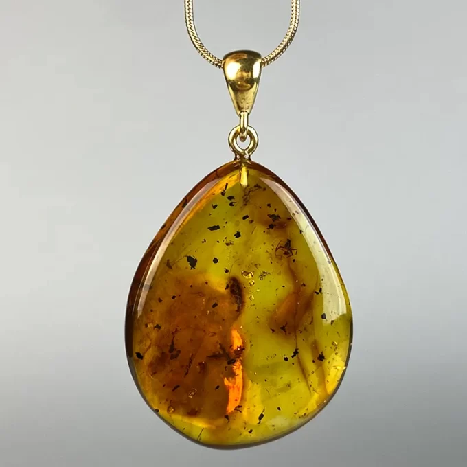 Delicate clear honey coloured amber with inlays neck pendant and ring set 5