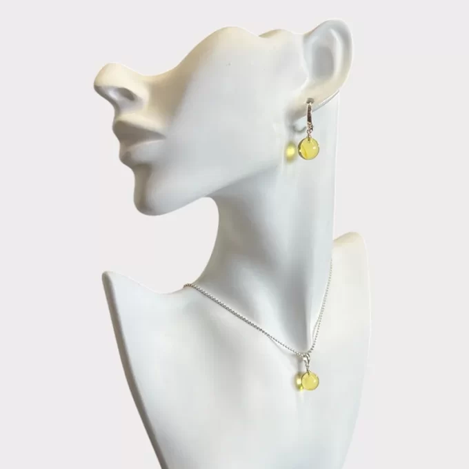Playful clear amber earrings and pendant set 2