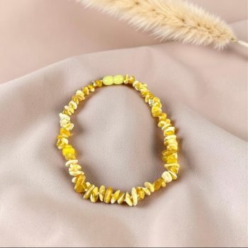 Blizgių peizažinių gintaro gabalėlių vaikiškas gintarinis vėrinys (6)