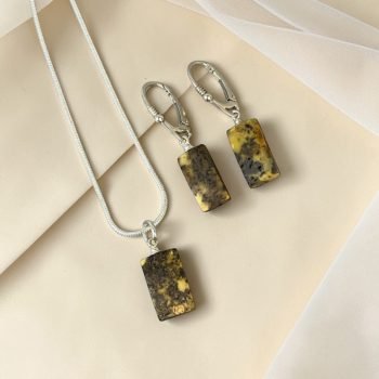 Elegantiškas ir stilingas matinio samaninio gintaro rinkinys