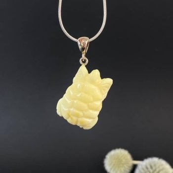 Stilingas graviruoto peizažinio gintaro kaklo pakabukas "Vėžliukas"