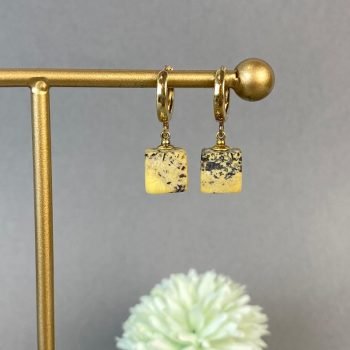 Elegantiški ir minimalistiniai gintaro auskarai