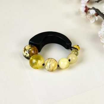 Moderni ir prabangi margo gintaro ir juodojo ąžuolo apyrankė