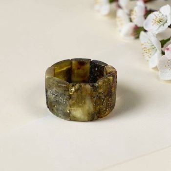 Įspūdinga ir moderni margo gintaro apyrankė