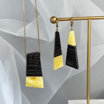 Prabangus juodojo ąžuolo ir peizažinio gintaro rinkinys