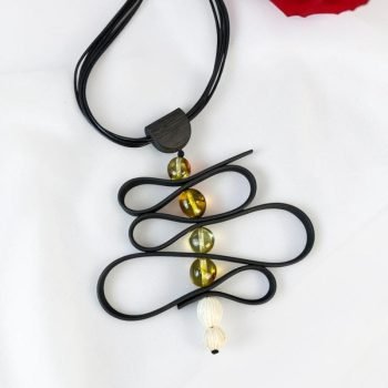 Išskirtinio prabangaus dizaino skaidraus gintaro pakabukas (1)