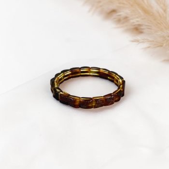 Moderni ir įspūdinga tamsaus gintaro apyrankė