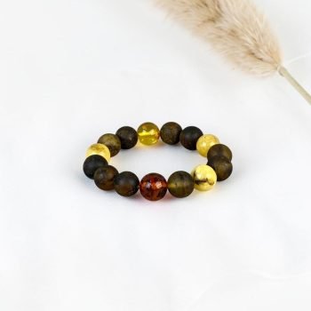 Moderni ir stilinga įvairiaspalvio gintaro apyrankė