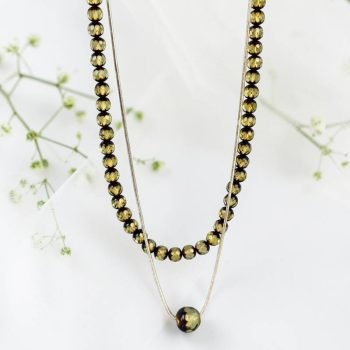 Prabangus žalsvo facetuoto gintaro vėrinys su grandinėle ir pakabuku