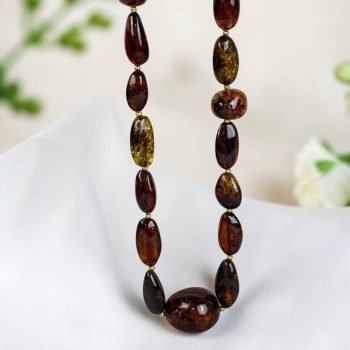 Žavingas ir prabangus žėrintis vyšnios spalvos vėrinys